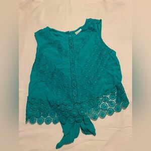 BELLe Du JOUR. Teal Lace Sleeveless Top.
Size XS